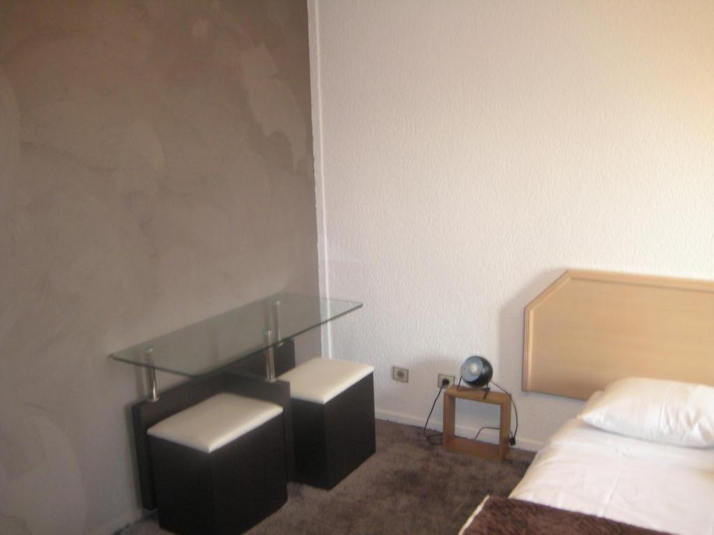 Hotel Restaurant Du Mee Le Mee-sur-Seine Room photo