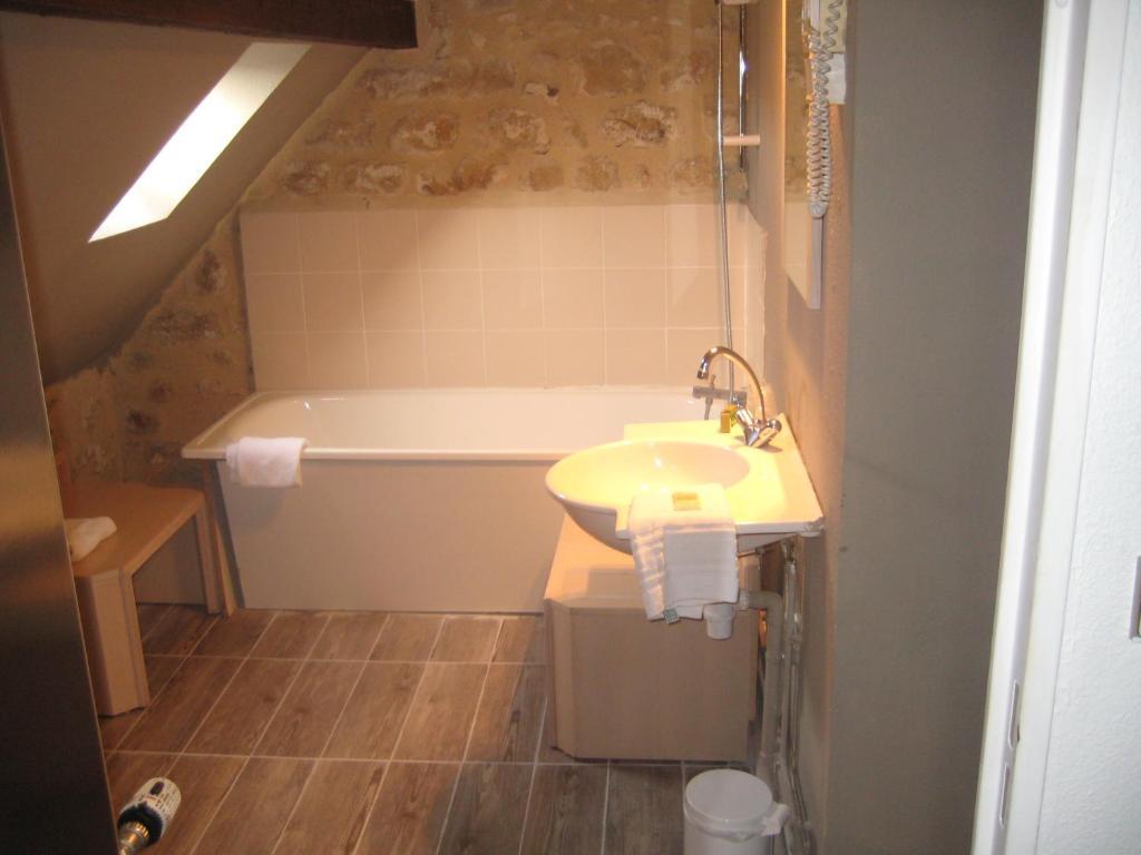 Hotel Restaurant Du Mee Le Mee-sur-Seine Room photo